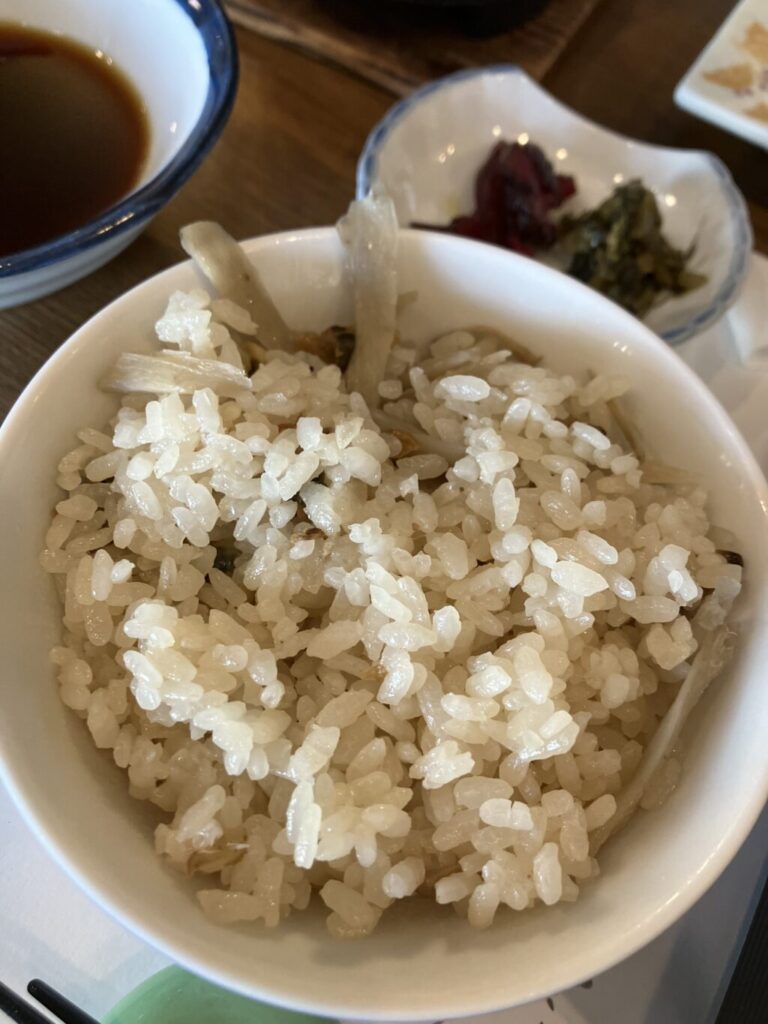 豆千待月会席料理のあさりご飯