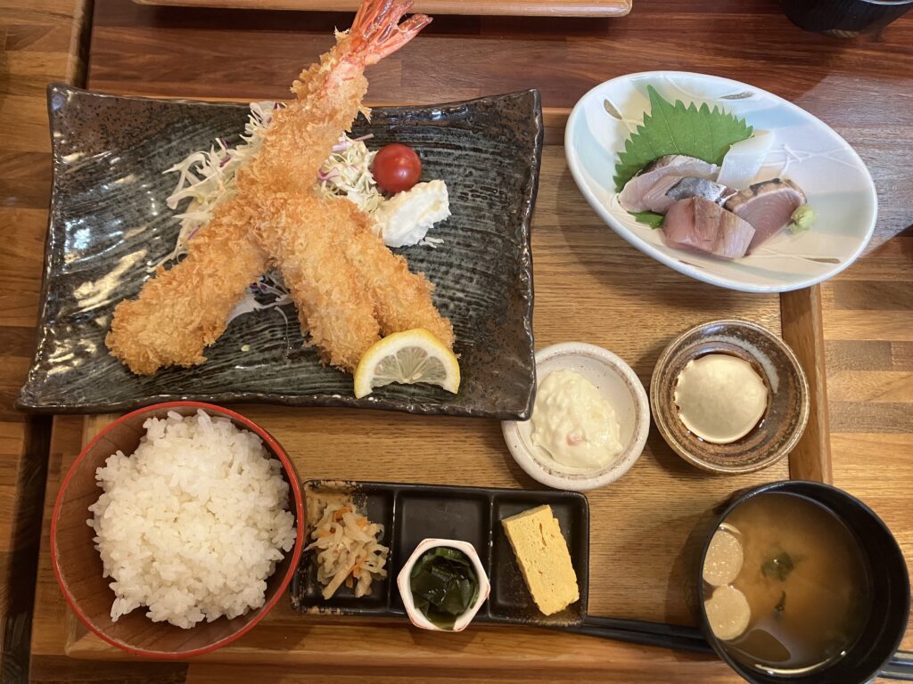 海鮮工房 なみ平 大海老・魚フライ定食
