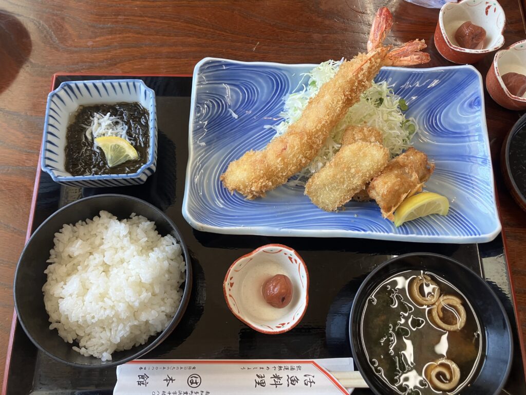 まるは本館 定食